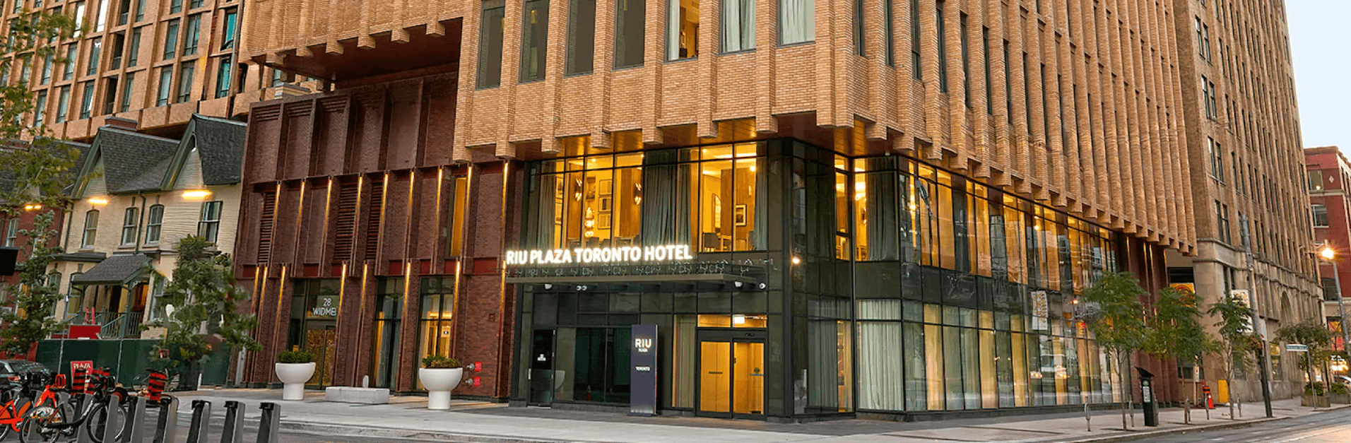 Exclusive Offer: Save up to 5% and Visit the Incredible City of Toronto